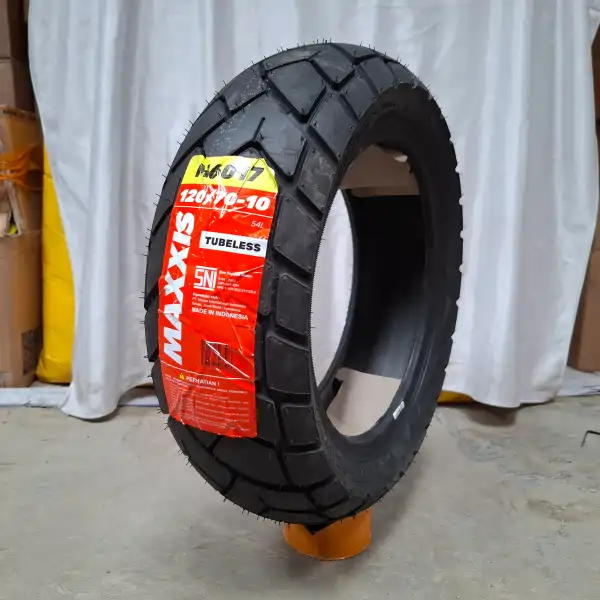 MAXXIS M6017 Ban Tubeless 120/70-10